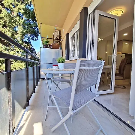 Apartment Rosemary Split